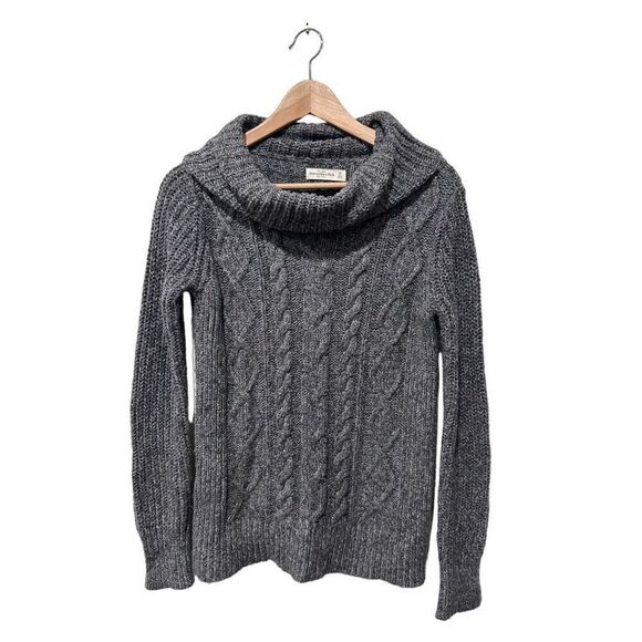 Abercrombie & Fitch Gray Chunky Cable 3D Knit Mock Neck Sweater Size Medium - Picture 1 of 12